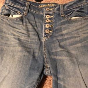 A pair of Arizona high-waisted skinny jeans.